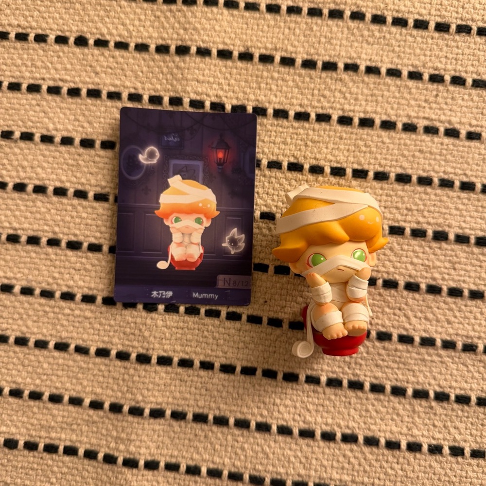 Dimoo No One’s Gonna Sleep Tonight Mummy Figure Toy